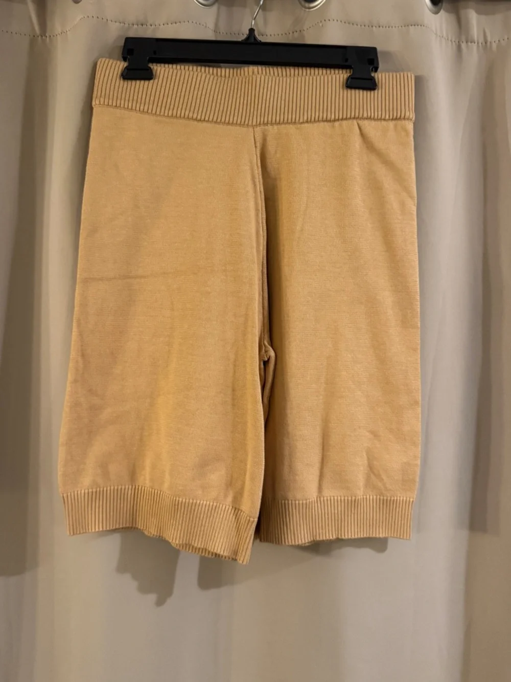Delta Knit High-Waist Biker Shorts in Camel